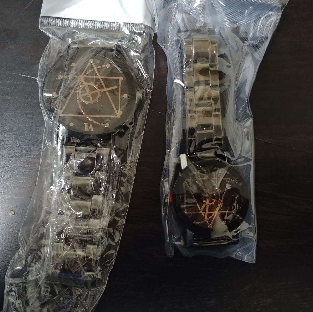 Watch - Picture 2 of 3